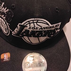 New Era Black Los Angeles Lakers Snapback Cap